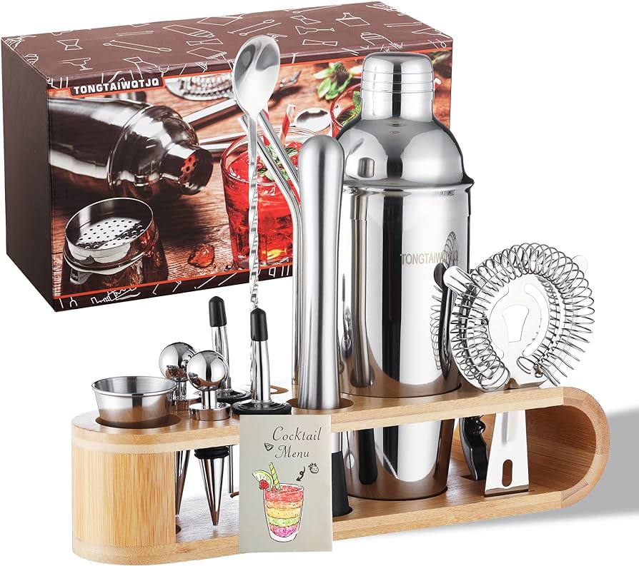 Can I Find Cocktail Sets With Recipe Books Included?